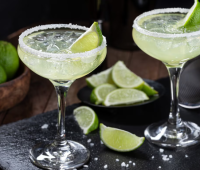 Cómo Preparar un cóctel Margarita con Tequila